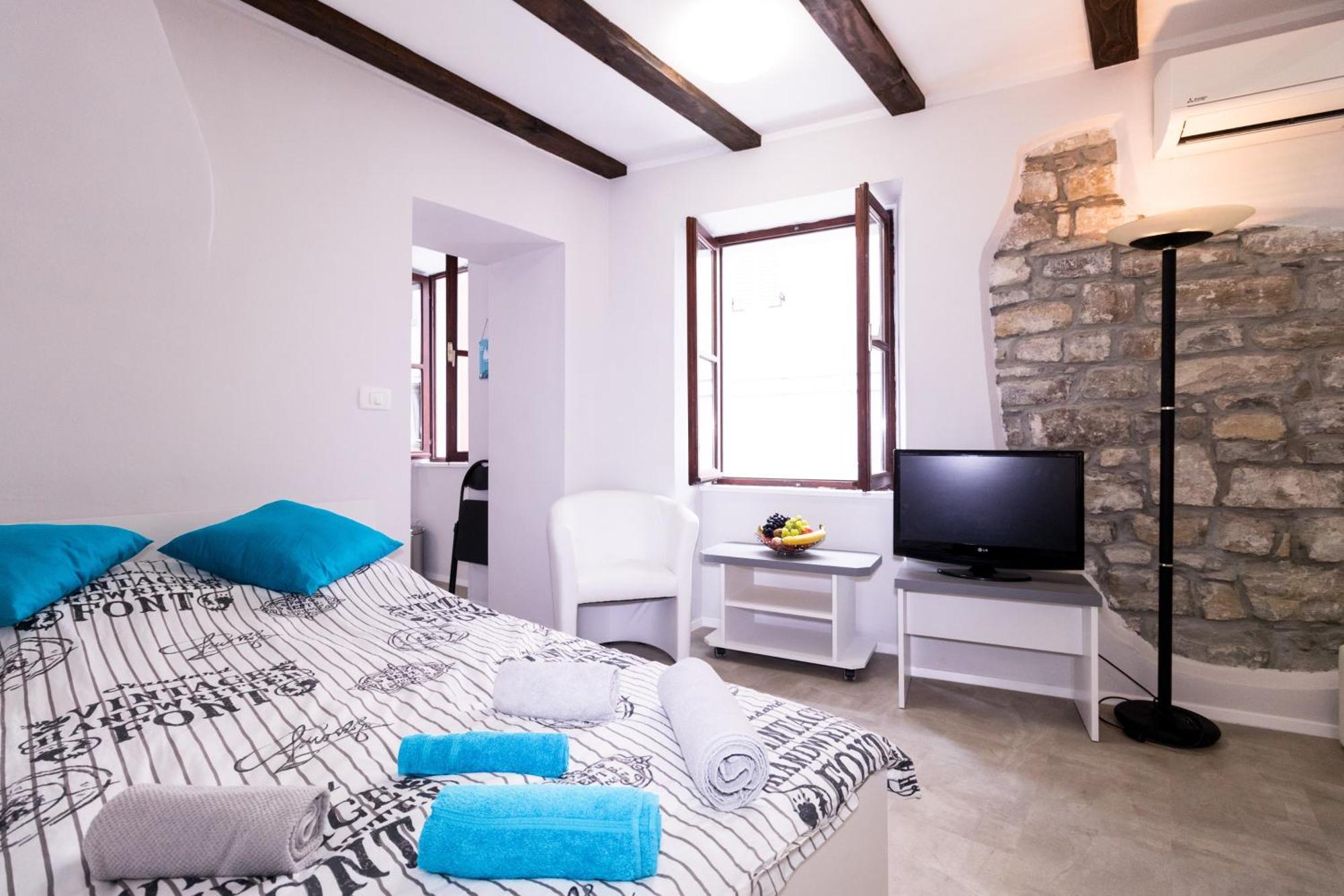 Apartments Bella Tara Pirano Esterno foto