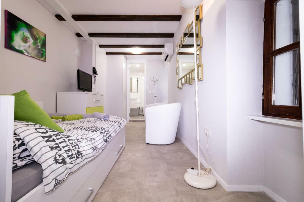 Apartments Bella Tara Pirano Esterno foto