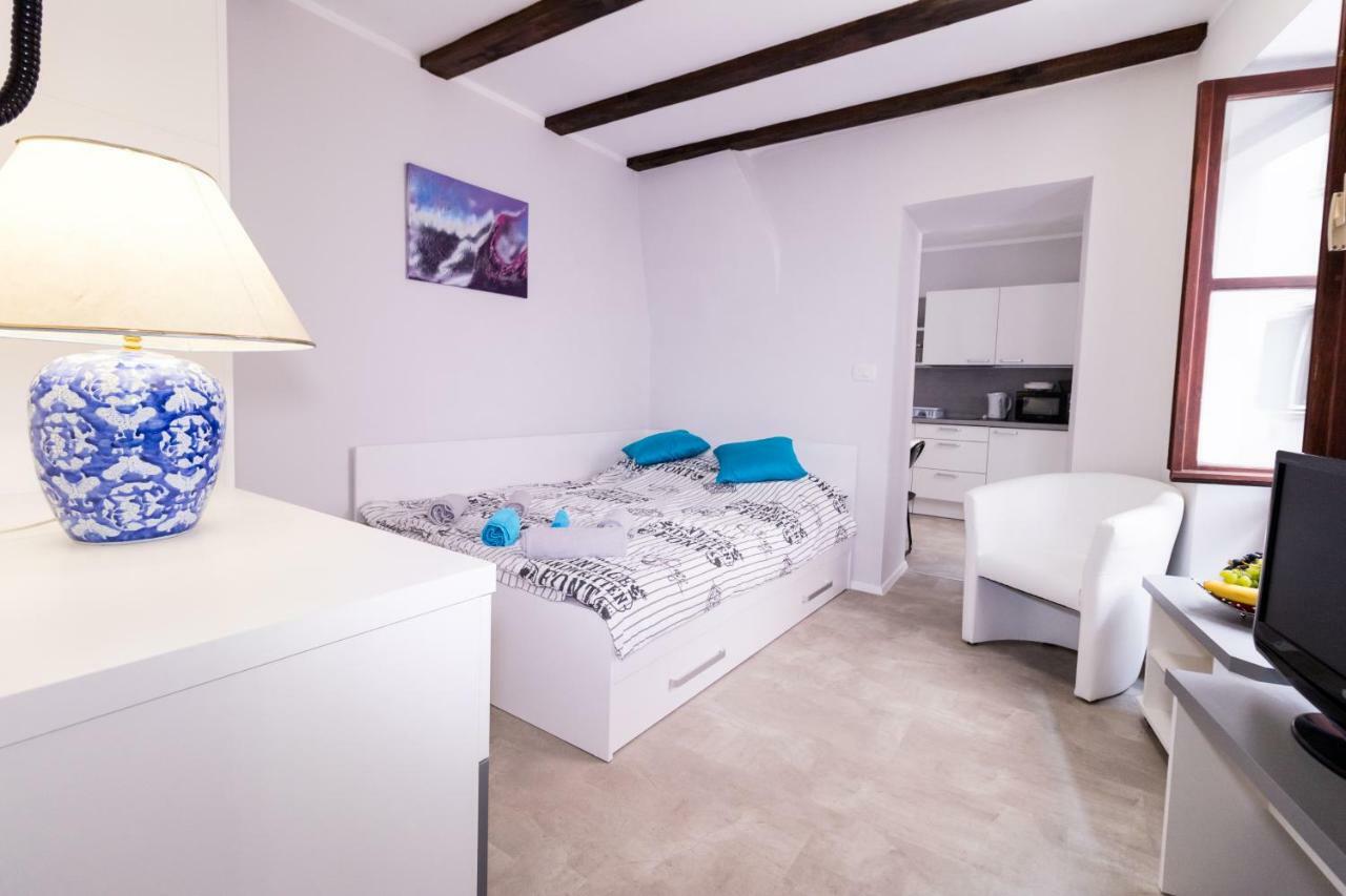 Apartments Bella Tara Pirano Esterno foto
